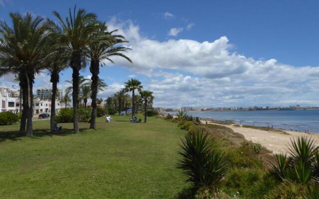 Apartment with side seaview 60 meters from sea