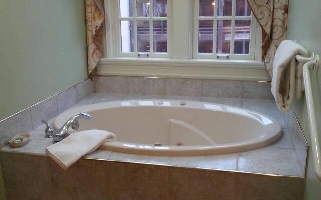 Chipman Hill Suites - Senator Dever House