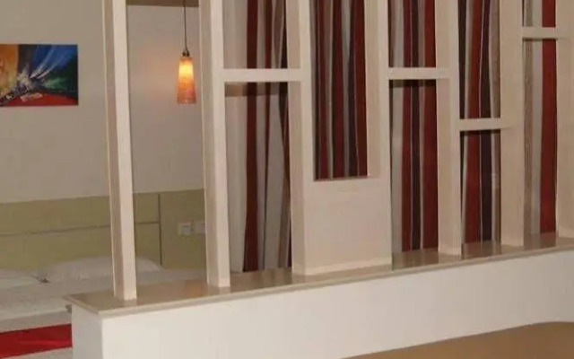 Thank Hotel Laiwu Luzhong East Street