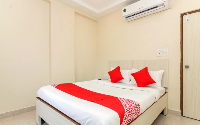 Royal Emirates Banjara by OYO Rooms