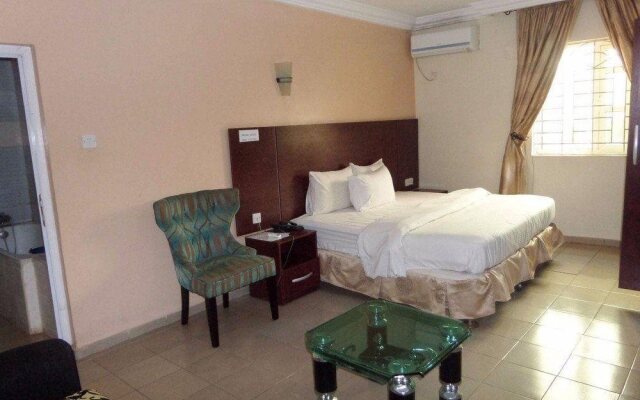 Summit Villas Suites & Apartment