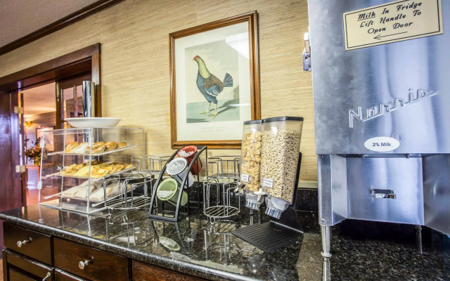 Red Roof Inn & Suites Cornelius – Lake Norman