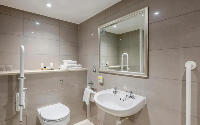 The Hog's Back Hotel & Spa Farnham