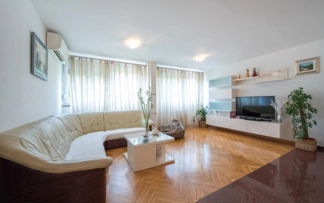 Snjeza - Spacious & Comfortable - A1