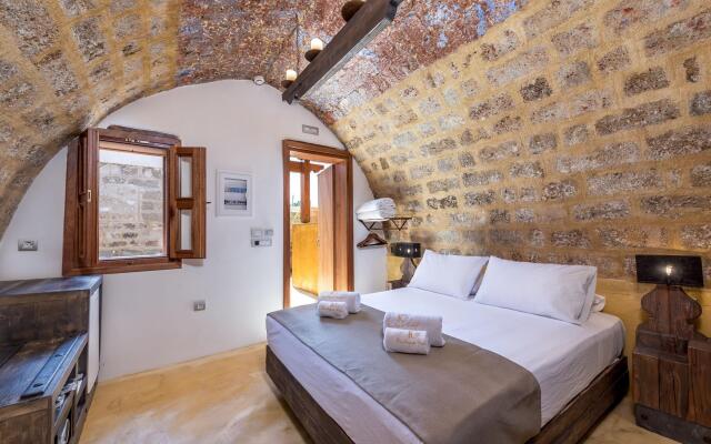 10GR Boutique Hotel and Wine Bar