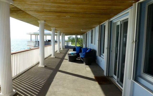 Neptune Cove 5 Bedroom Home