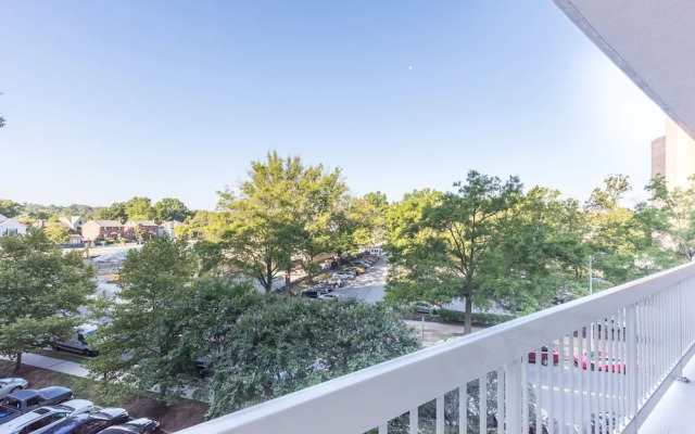 Arlington Modern Comfort Meets City Life