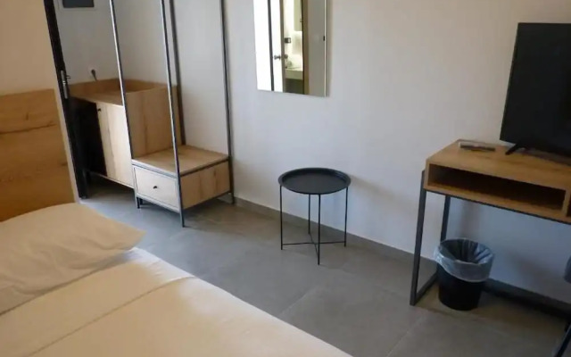 Comfort Suites and Rooms