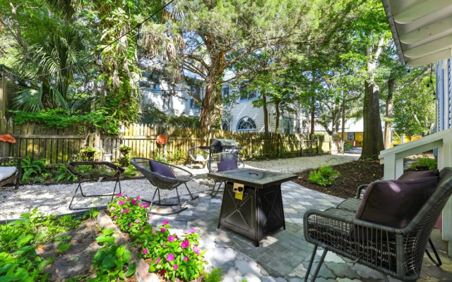 Periwinkle Perch - Home for 4