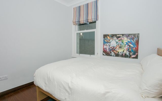 Modern 5 Bedroom House In Battersea