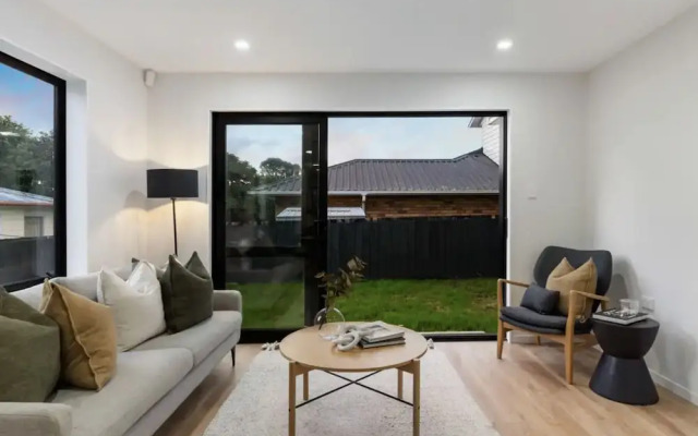 302 Te Irirangi Drive