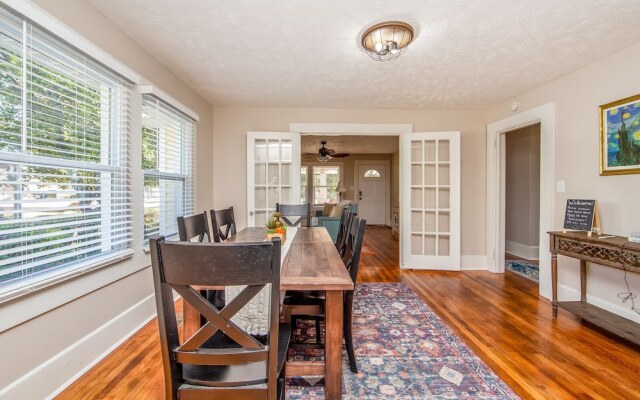 The Broadfoot Bungalow