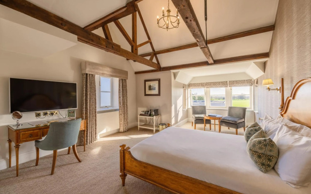 Wivenhoe House Hotel