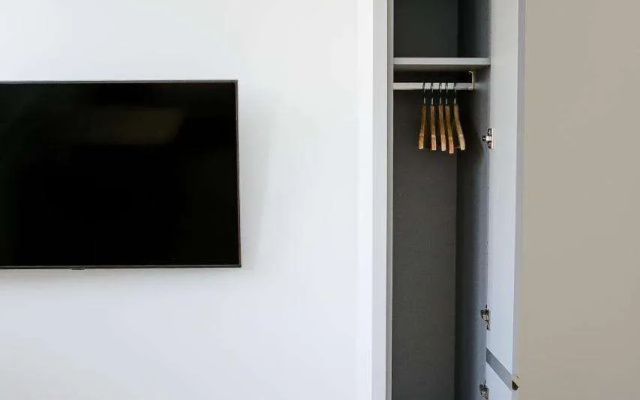 Louis & Louise Apartments & Rooms