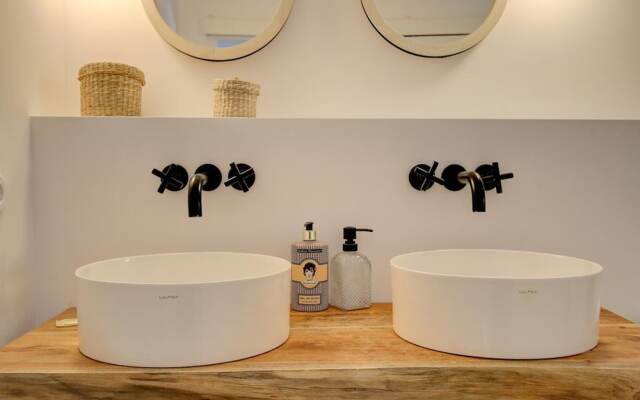 Villa - 4 Bedrooms with Pool and WiFi - 107785