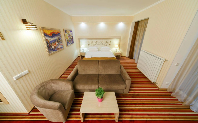 Puscha Congress Hotel