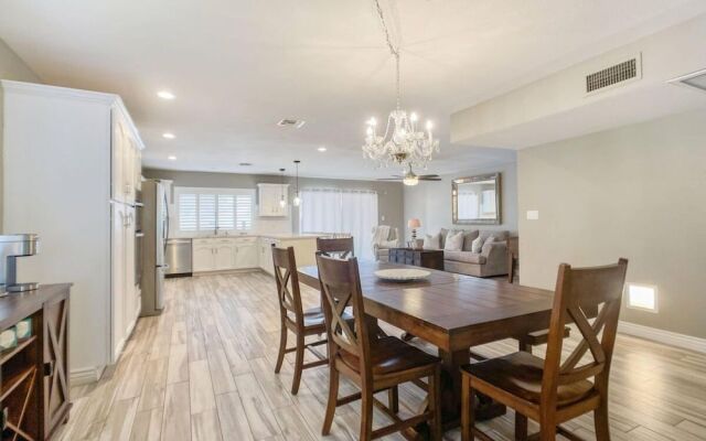 Glendale Charm by Casago