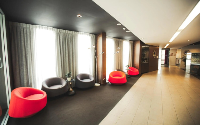 Royal Pacific Hotel