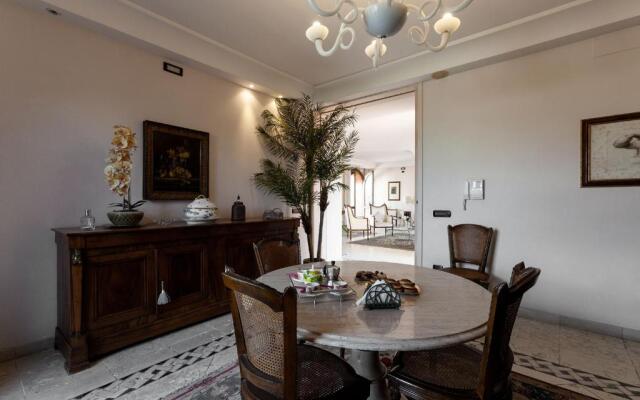 Villa piscina, campo calcetto, tennis, sauna m850