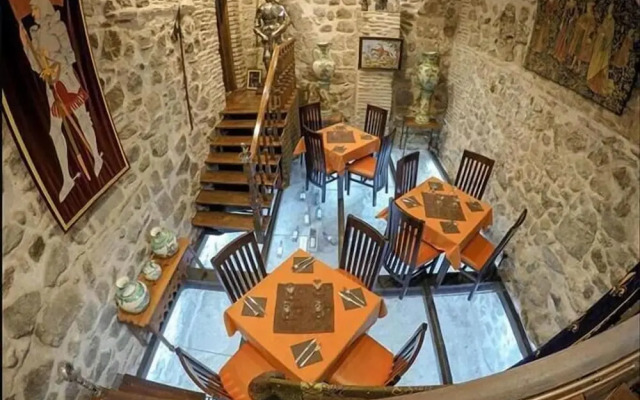 Hospedería Casa De Cisneros