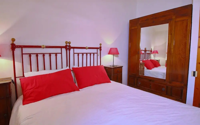 Spacious Villa With Pool in Fabriano Italy