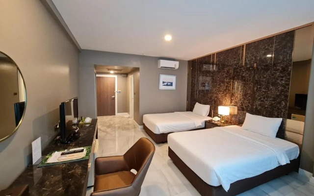 Chaisaeng Palace Hotel