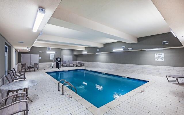 Holiday Inn Express & Suites Coffeyville by IHG