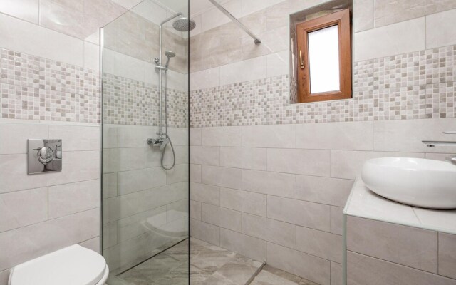 Amazing Home in Gostinjac With Wifi and 3 Bedrooms