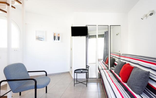 Home2Book Triplex Disco Beach Las Américas, Terrace