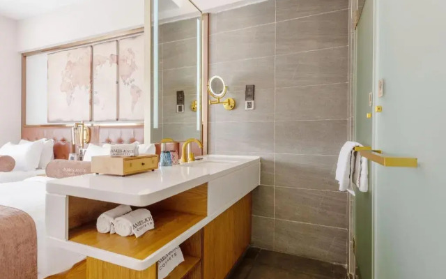 James Joyce Coffetel·Shenzhen Huanan City