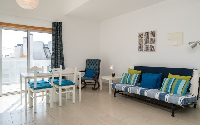 Beautiful Apartment With Terrace and a Pool