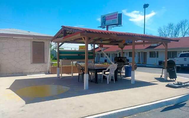 Garden Inn  Suites New Braunfels