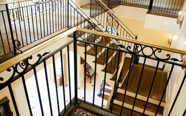 Fountainview Mansion