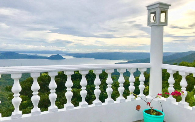 Costiera Fermiliana Tagaytay