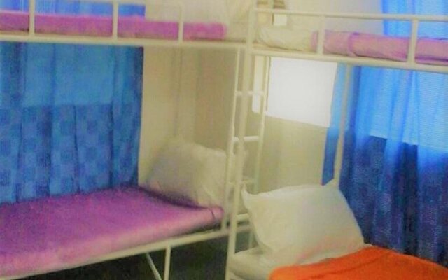 Bunks Makati - Hostel