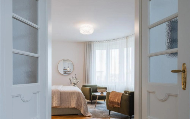 Sophisticated Apartment in Vinohrady by Prague Days