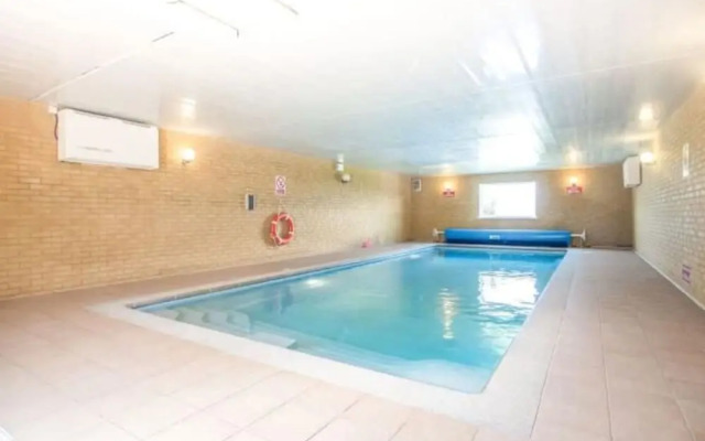 2 Bedroom Apartment + Sea View