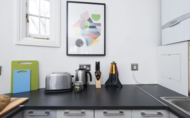 Stunning 1BR Kings Cross Flat!