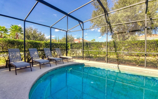 Ralph's 7 Bed Solterra Vacation Home