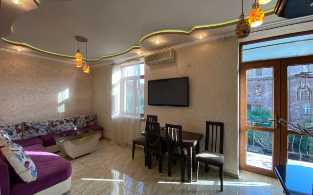 1 bedroom Modern, Sunny apartment in Amiryan street AM104