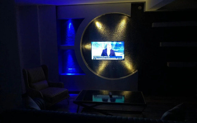 H&M Suit Residence