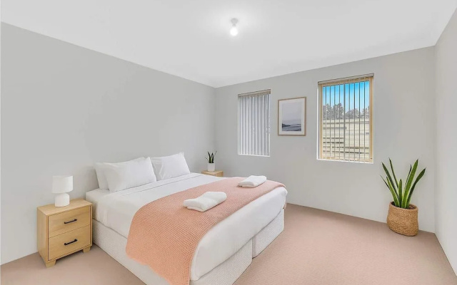 Stylish Queens Park Stay – Guest Rooms – Perth