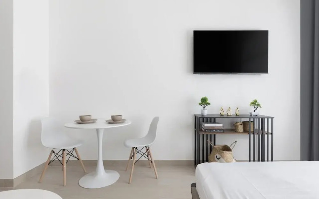 Shining studio in Laya Heights