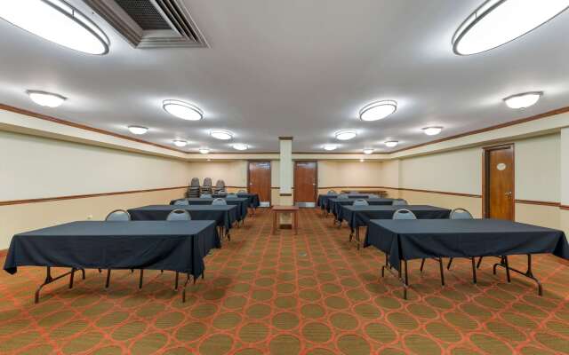 Best Western Louisville East Inn & Suites