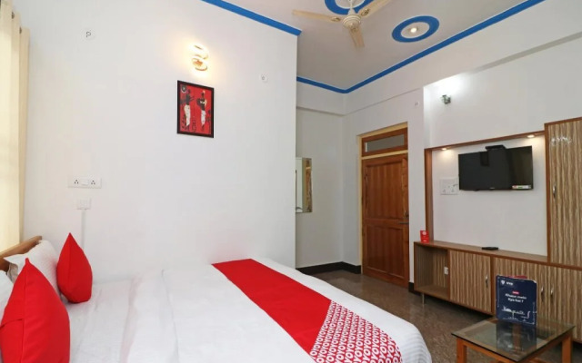 OYO 26832 Hotel Ratnodaya