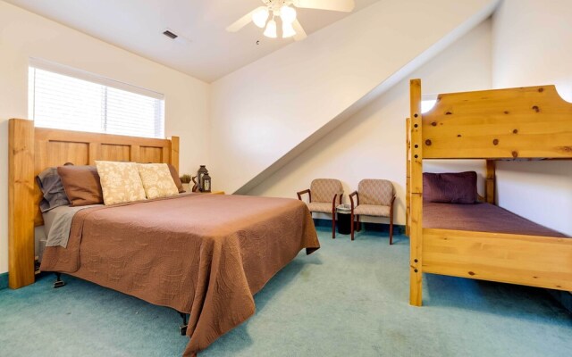 Spacious Hildale House w/ Large Deck!