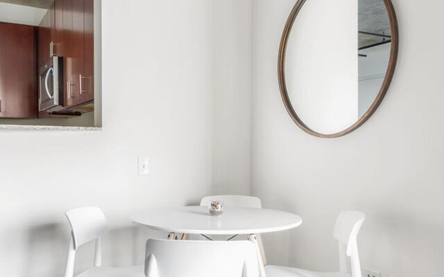 Chicago | Breathtaking Studio South Loop Apartment