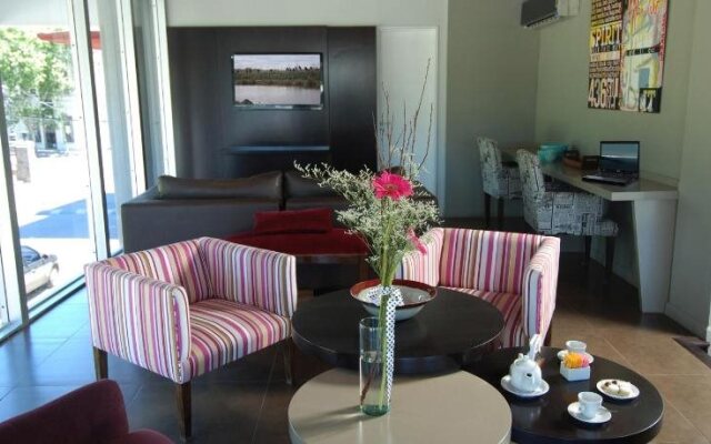 Plaza Suites Campana