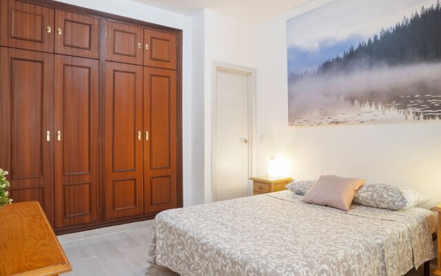 Modern Apartment in Sevilla With Garden