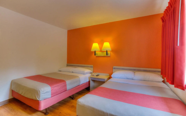 Motel 6 Troutdale, OR - Portland East